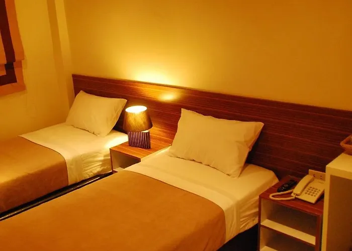 ホテル White House Asoke Sukhumvit 18 3*
