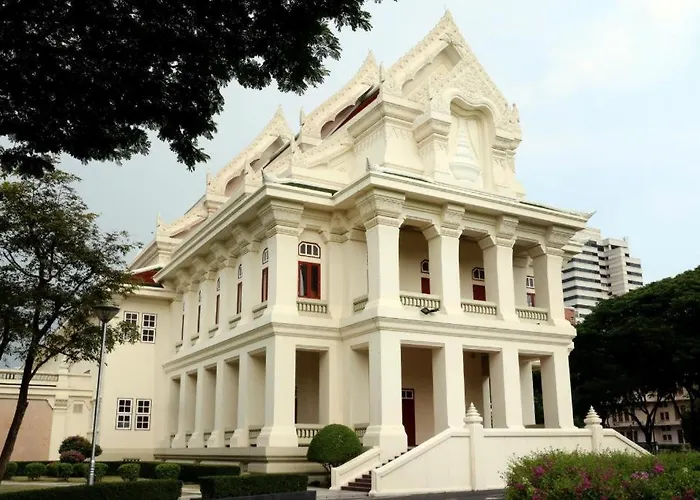 White House Asoke Sukhumvit 18 3*