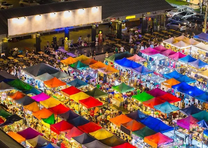 White House Asoke Sukhumvit 18 Отель