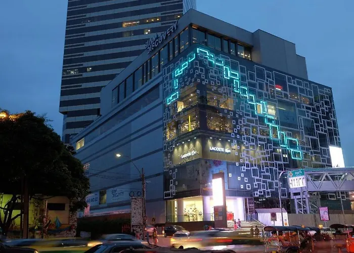 White House Asoke Sukhumvit 18 ホテル