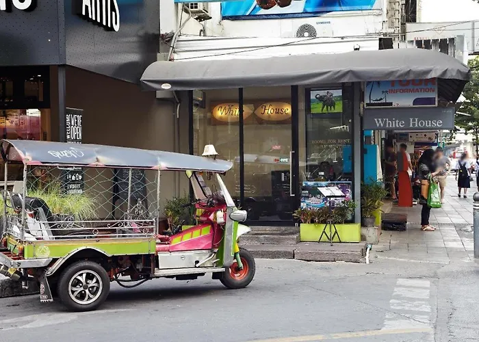 ホテル White House Asoke Sukhumvit 18 バンコク都