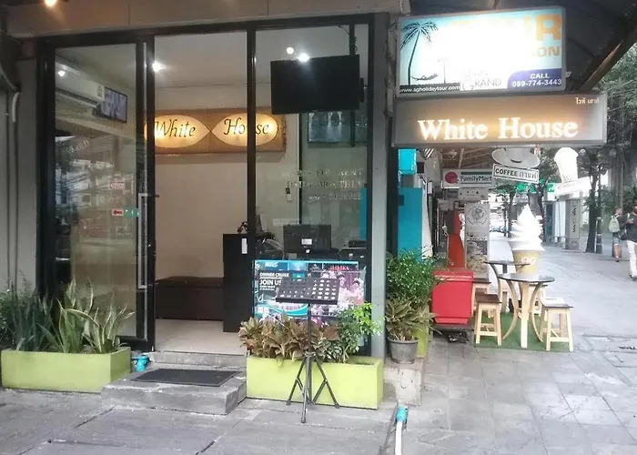 Отель White House Asoke Sukhumvit 18 3*