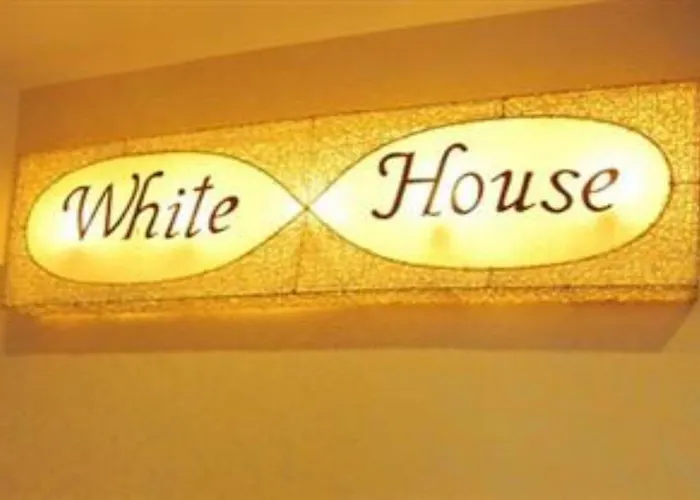 White House Asoke Sukhumvit 18
