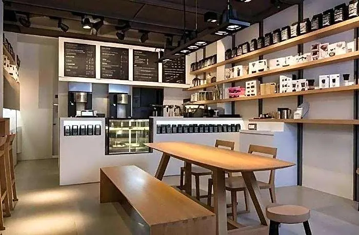 White House Asoke Sukhumvit 18