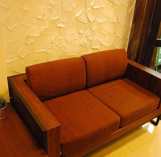 White House Asoke Sukhumvit 18 バンコク都