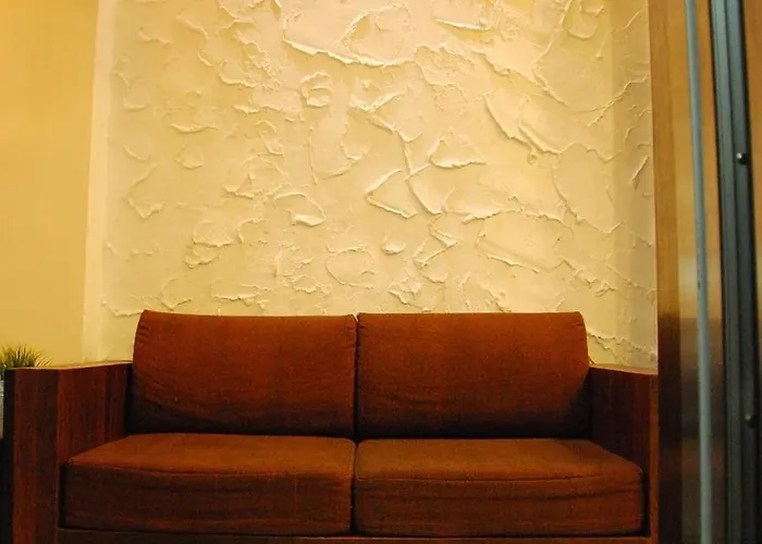Отель White House Asoke Sukhumvit 18 3*